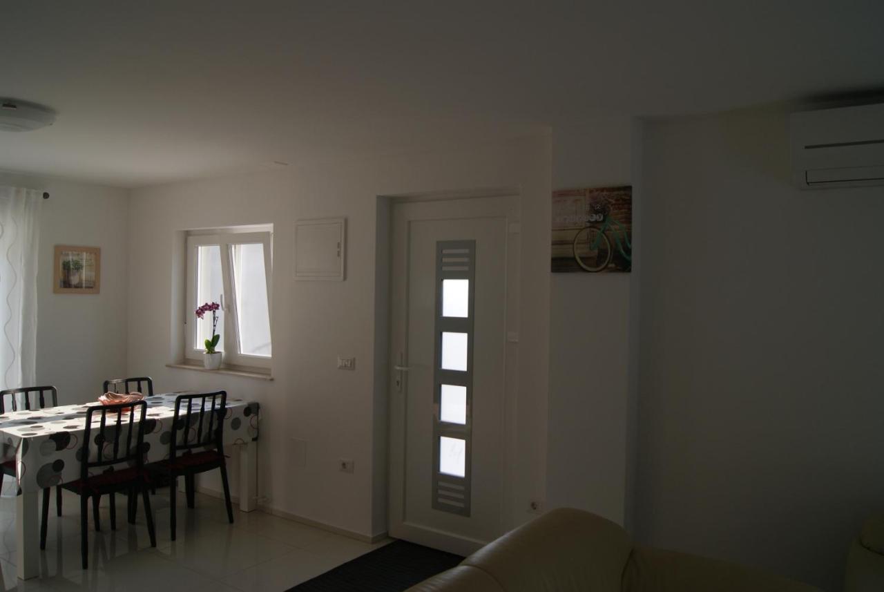 Zagar Apartment Пореч Екстериор снимка