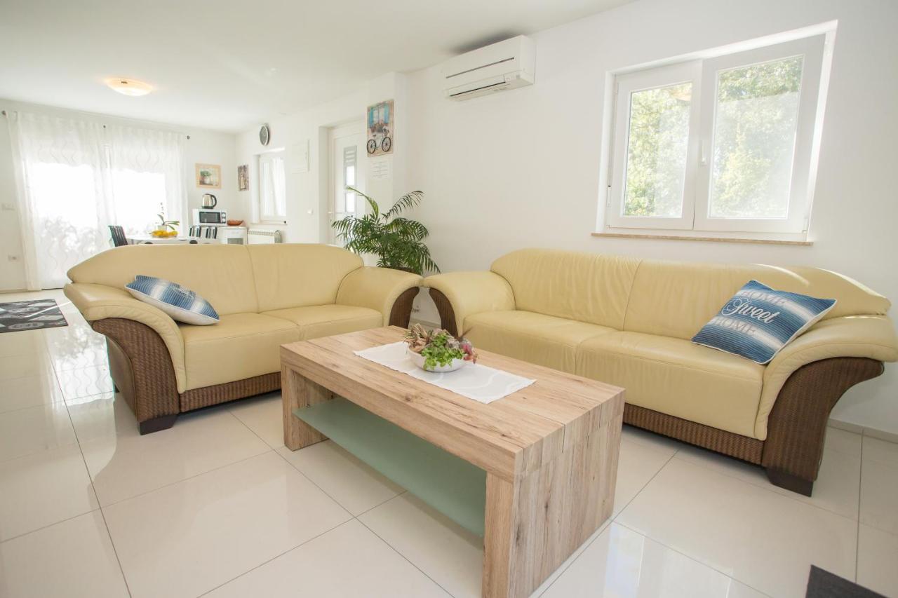 Zagar Apartment Пореч Екстериор снимка