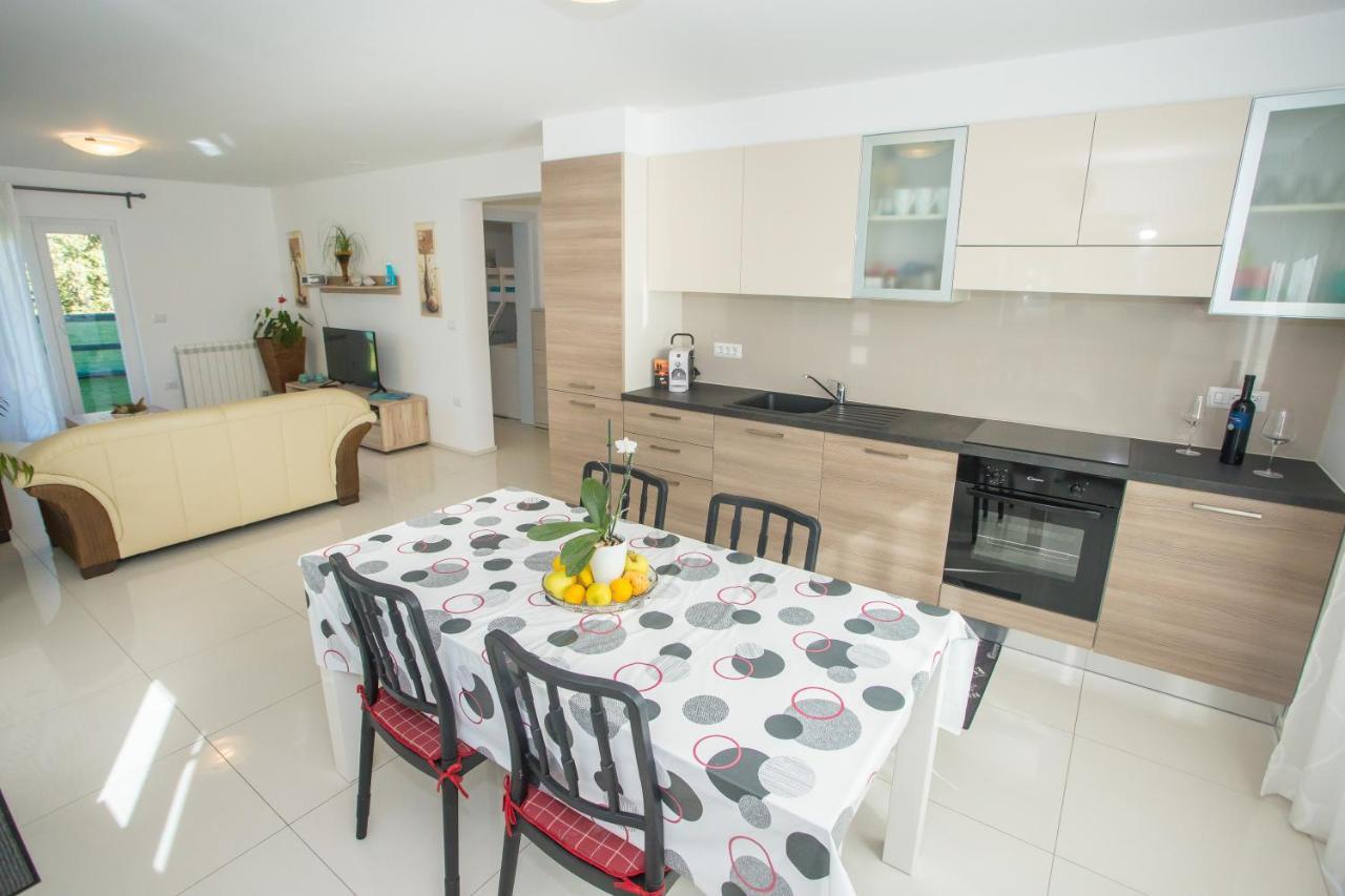 Zagar Apartment Пореч Екстериор снимка